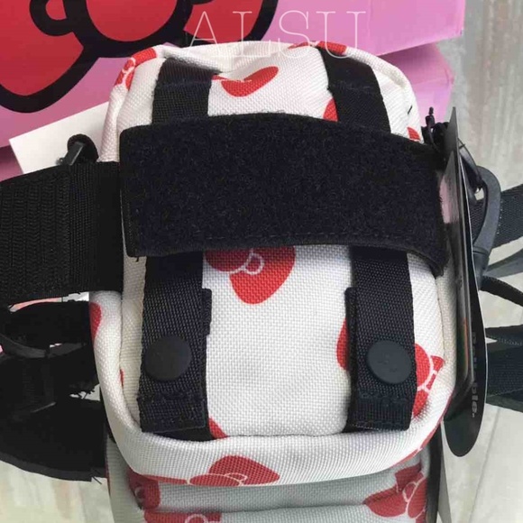 Conv&Hello Kitty Mini Crossbody Bag Comms White W - Picture 6 of 7